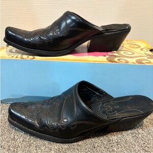 MUDD Western Cowboy Mules